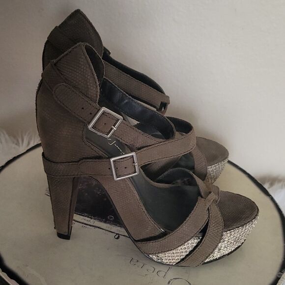 Elizabeth and James High Heels - Picture 5 of 13